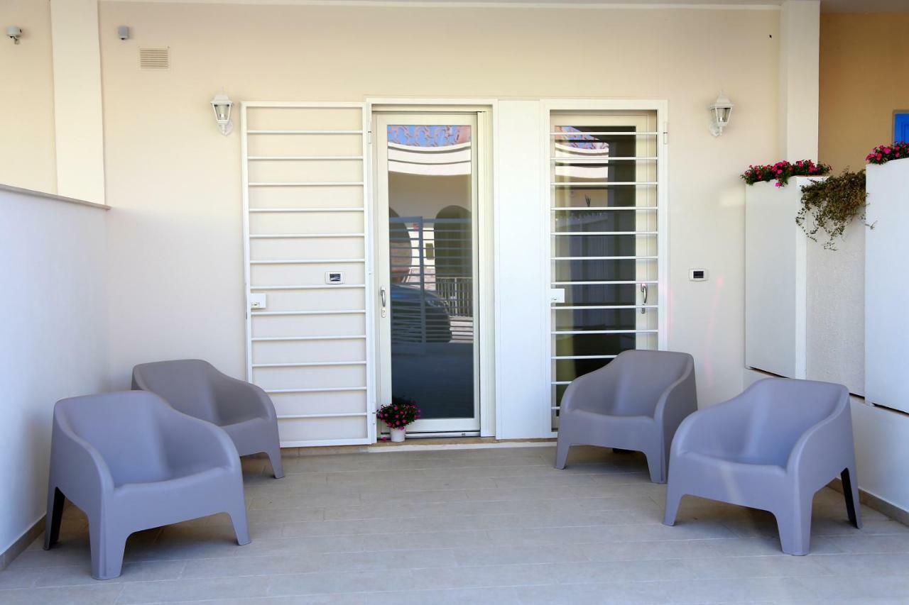Casa Vacanze Coralloholiday Hotel Torre Lapillo Exterior photo